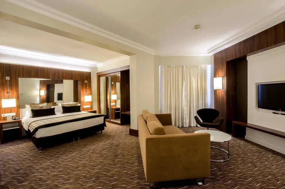 PRINCE SUITE