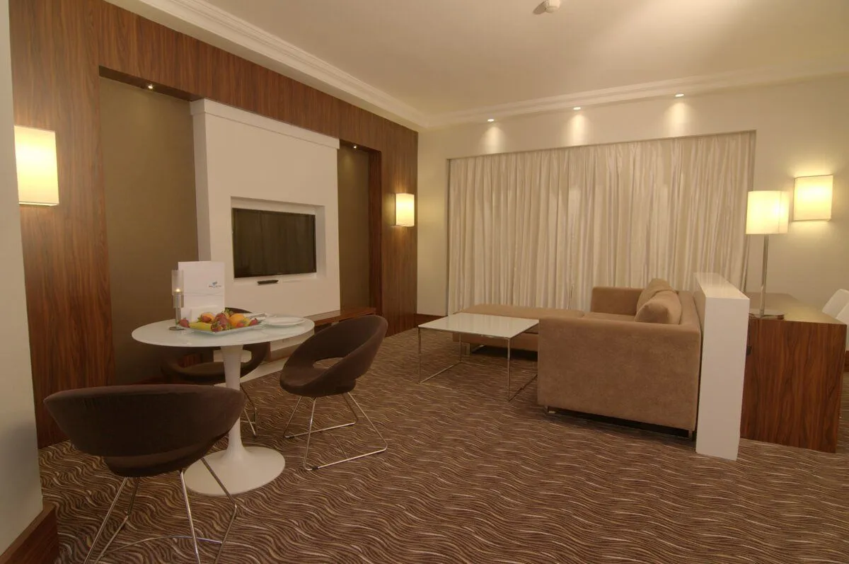 QUEEN SUITE